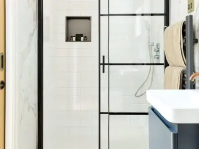 Woodland pod bubble spa shower