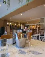 Your Friday at the Oak House could look a little like this... 🥂🍾